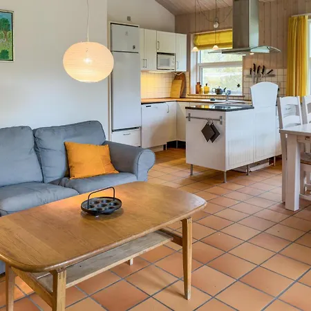 2 Bedroom Pet Friendly In Semesterbostad Knebel