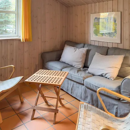 Semesterbostad 2 Bedroom Pet Friendly In