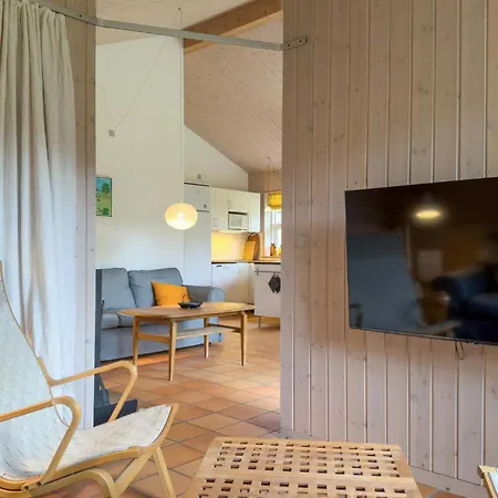 2 Bedroom Pet Friendly In Semesterbostad Knebel