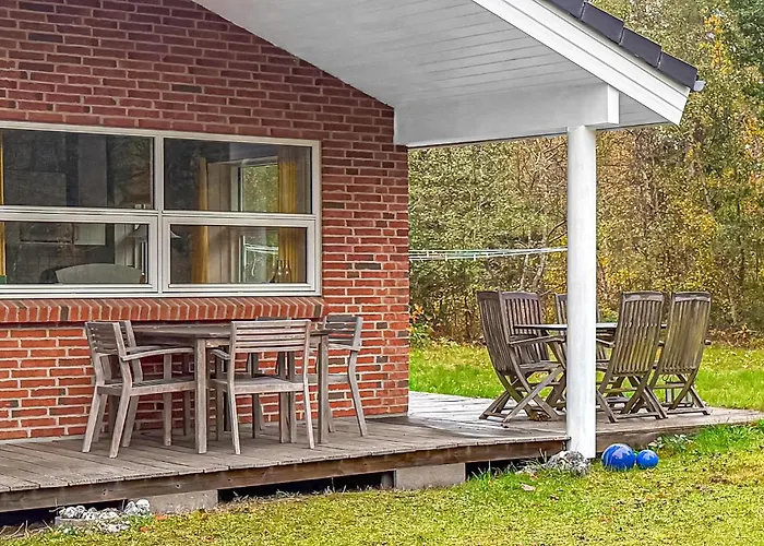 2 Bedroom Pet Friendly In Semesterbostad *